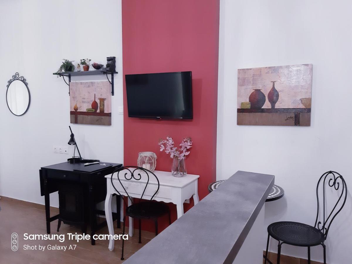 Cosy And Central Stoudio Apartment เทสซาโลนิกิ ภายนอก รูปภาพ