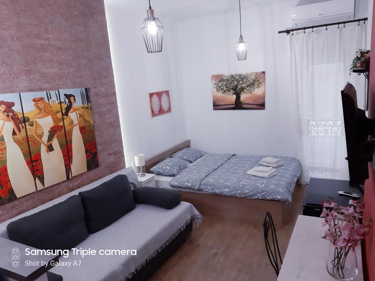 Cosy And Central Stoudio Apartment เทสซาโลนิกิ ภายนอก รูปภาพ